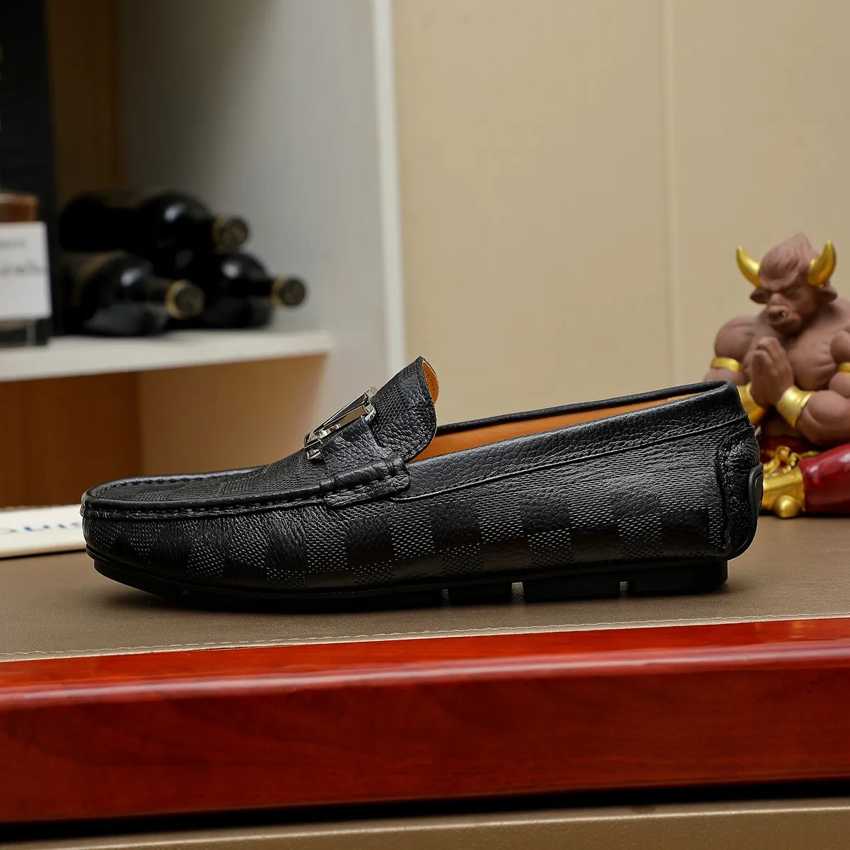 Men's shoes 💰360 💰 LV Louis Vuitton's top-quality Peaches men's shoes 💯Original copy of the official website, the upper is made of imported official website 1:1 material ❌Italian 🇮🇹 cowhide surface, imported pigskin lining. It’s definitely not made with ordinary craftsmanship, it’s the model used by celebrities! The factory’s craftsmanship is designed to create the most perfect shoes for trendy men! Colors available! 38-44 yards